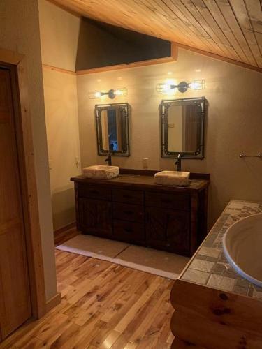 Daze Off Cabin Cabin