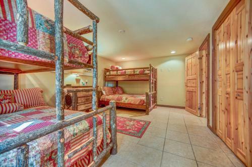 Mountain Heritage Lodge