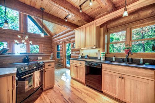 Mountain Heritage Lodge