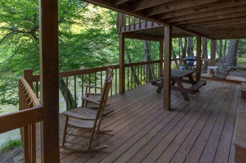 2 Bed 1 Bath Vacation Home In Whittier