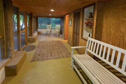 2 Bed 1 Bath Vacation Home In Whittier