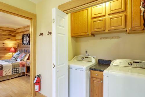 2 Bed 2 Bath Vacation Home In Whittier V