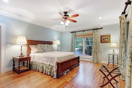 4 Bed 4 Bath Vacation Home In Whittier
