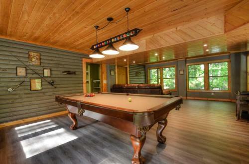 Rippling Waters Lodge Cabin