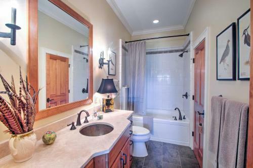 Apartamento Bryson City Condo With Deck For Viewing Fall Colors!