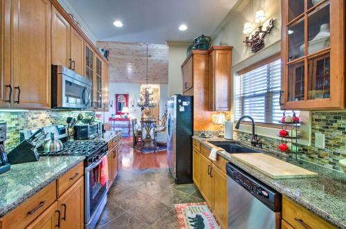 Apartamento Bryson City Condo With Deck For Viewing Fall Colors!
