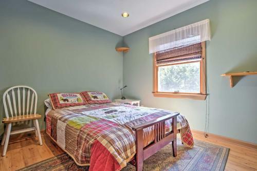 Spacious Waynesville Getaway With Decks And Fire Pit!