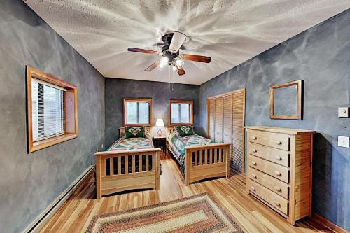 Private Mountain-view Home Near Skiing, Golf, Lake Home