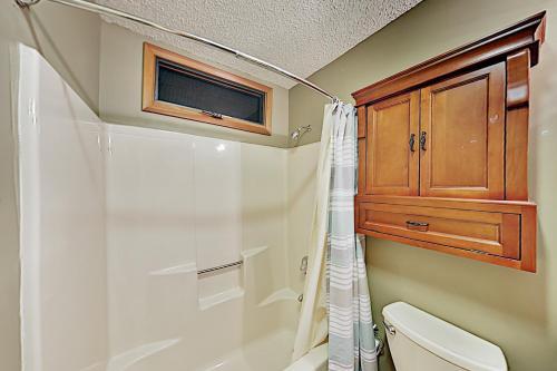 Private Mountain-view Home Near Skiing, Golf, Lake Home