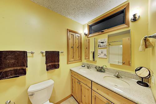 Private Mountain-view Home Near Skiing, Golf, Lake Home
