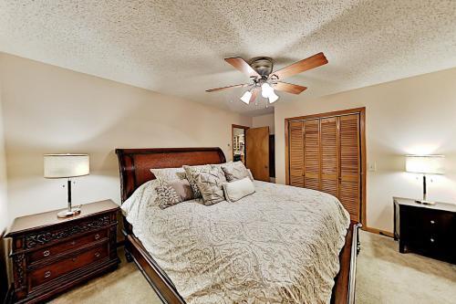 Private Mountain-view Home Near Skiing, Golf, Lake Home