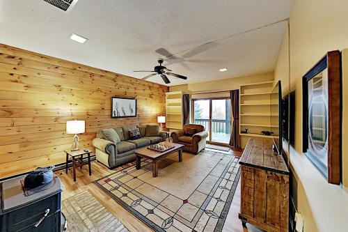 Private Mountain-view Home Near Skiing, Golf, Lake Home