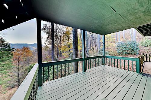 Private Mountain-view Home Near Skiing, Golf, Lake Home