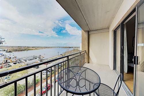 Apartamento 2 Historic District Condos, River-views Balconies Condo