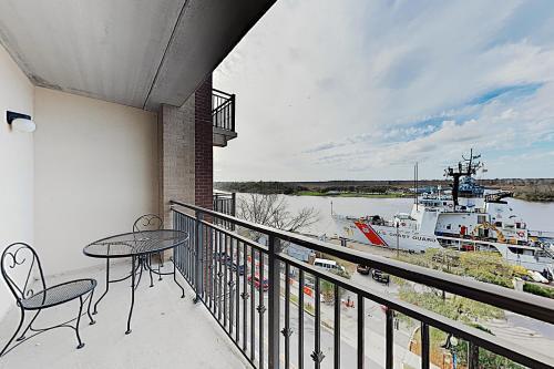 Apartamento 2 Historic District Condos, River-views Balconies Condo