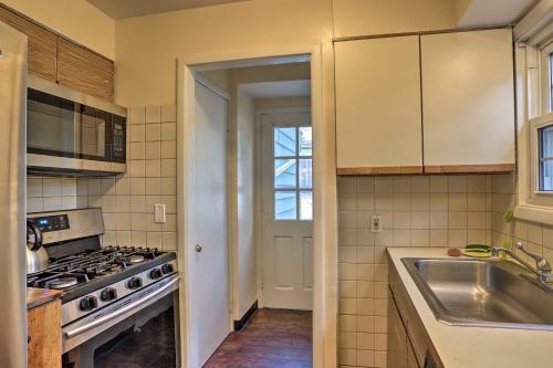 Pet-friendly Home Less Than 8 Mi To Downtown Cleveland!