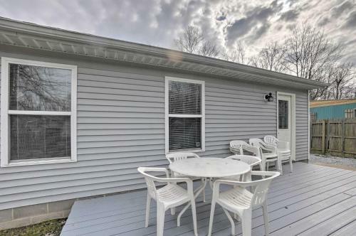 Home With Private Yard - Walk To Lake Erie!