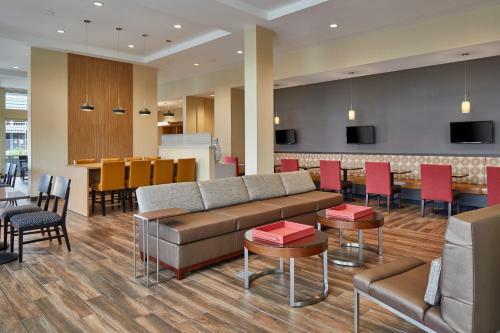 Hotel Towneplace Suites By Marriott Columbus North - Osu