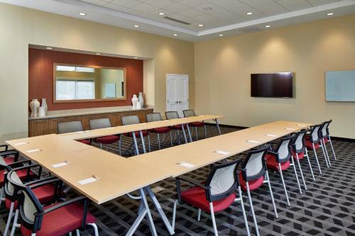Hotel Towneplace Suites By Marriott Columbus North - Osu