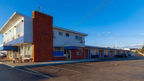 Red Horse Motel