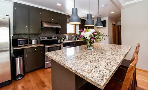 Hostal Small Batch Lodging