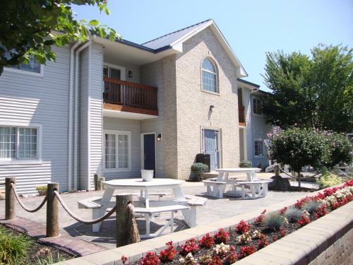 Put-in-bay Poolview Condo #2