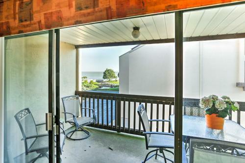 Apartamento Lakeside Port Clinton Condo With Pool Access And View!