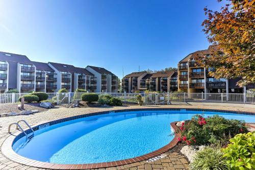 Apartamento Lakeside Port Clinton Condo With Pool Access And View!