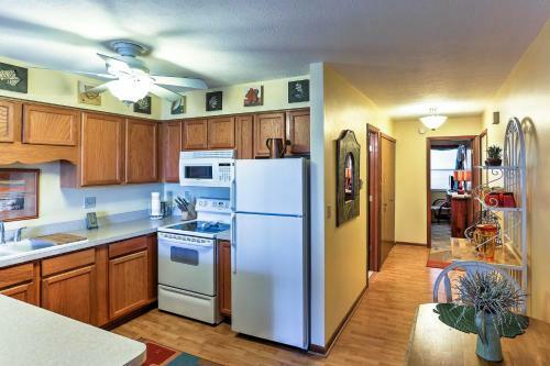 Apartamento Lakeside Port Clinton Condo With Pool Access And View!