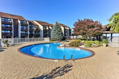 Apartamento Lakeside Port Clinton Condo With Pool Access And View!
