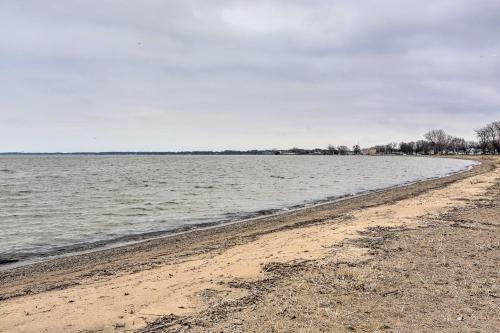 Port Clinton Getaway - Walk To Beach And Restaurants