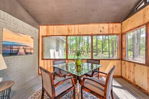 Lavish Getaway With Hot Tub On Almost 6 Acres!