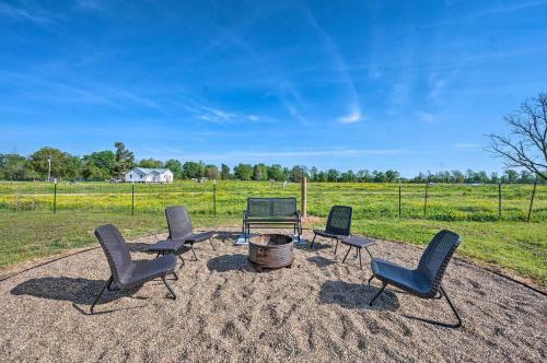 Broken Bow Retreat With Game Room And Hot Tub!