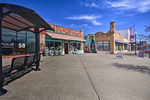 Modern Okc Retreat 0 5 Mi To Plaza District!