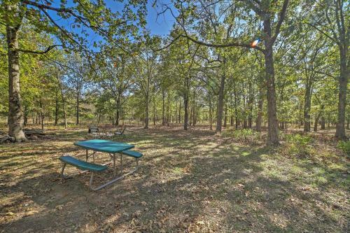 Tahlequah Duplex With Screened-in Porch And Fire Pit!