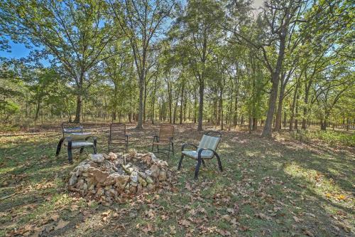 Tahlequah Duplex With Screened-in Porch And Fire Pit!