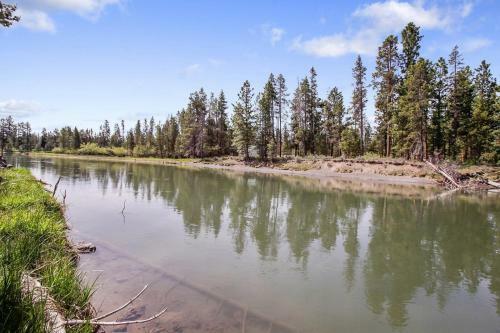 Big River Hideaway