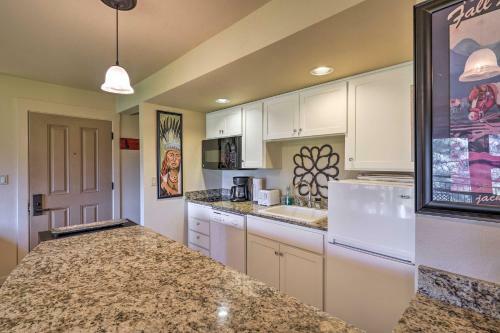 Apartamento Bend Condo With Deck, Resort-style Amenities And Views!