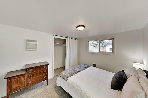 Apartamento Remodeled Retreat - Firepit - Near Dining & Shops Duplex
