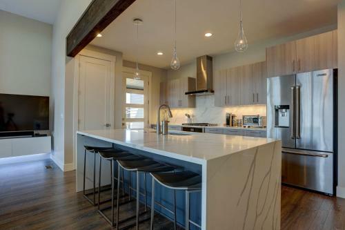 Ruby Peak Spacious & Comfortable Home - 30 Day Minimum Home