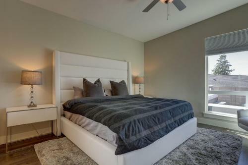 Ruby Peak Spacious & Comfortable Home - 30 Day Minimum Home