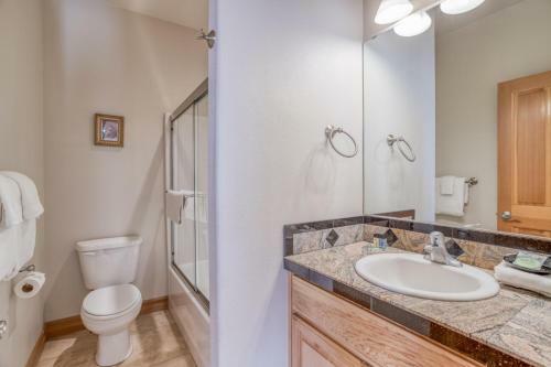 Darby Manor