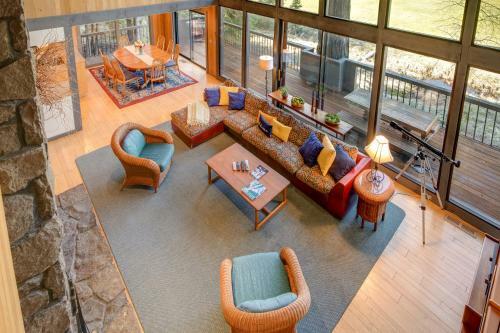 Spring Home 33