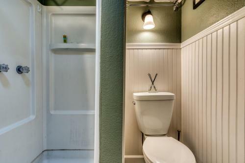 Cozy Coleman St. Cottage