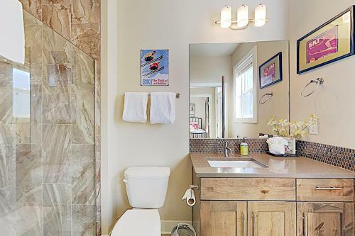 Apartamento Deschutes Landing At The Old Mill Riverfront Condo