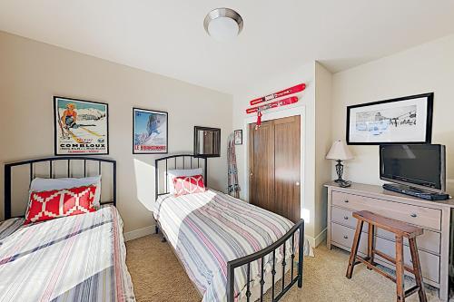 Apartamento Deschutes Landing At The Old Mill Riverfront Condo
