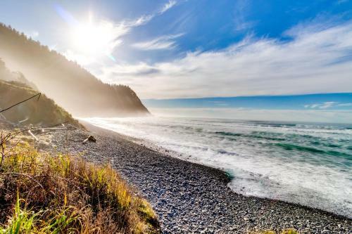 Cozy Cannon Beach Condo