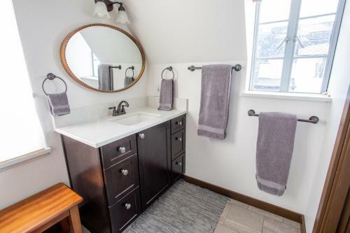 Bed & Breakfast Hummingbird Estate Wine And Suites