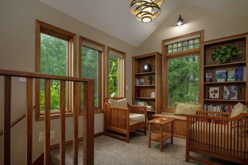 The Brookside Inn Manor