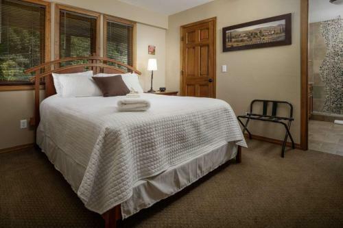 The Brookside Inn Manor